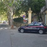Crotone, evade dai domiciliari per picchiare la compagna: arrestato 47enne